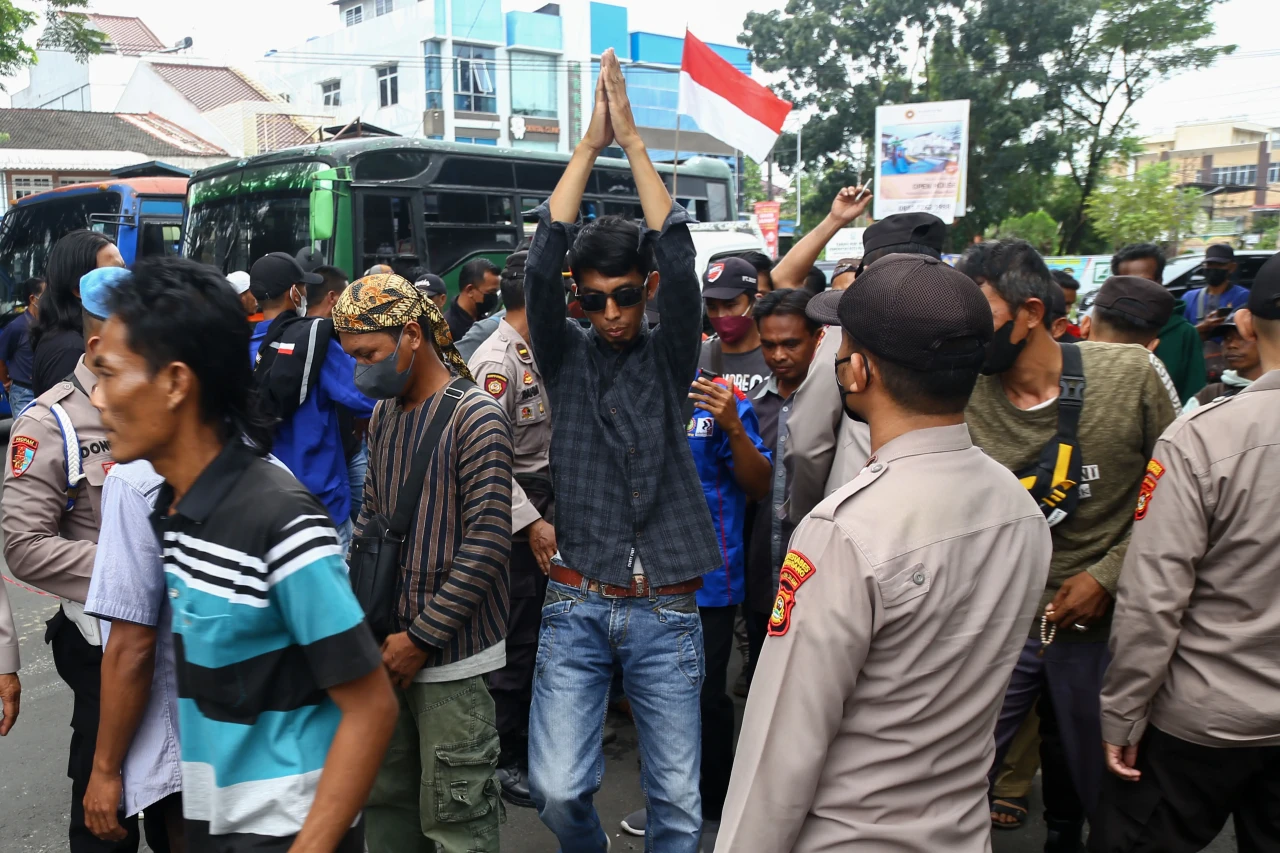 Buruh PT Bumi Rambang...