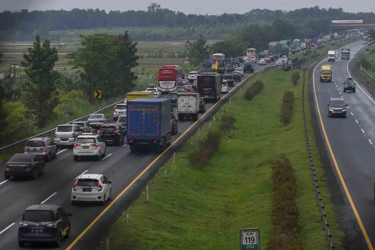 Jalan Tol Cikopo-Palimanan...