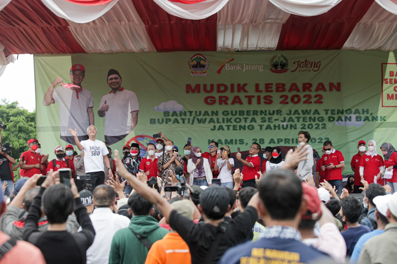 Ganjar Pranowo Lepas...