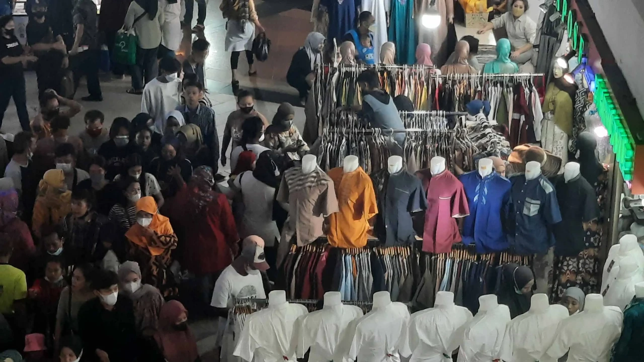 Pasar Tanah Abang Mulai...