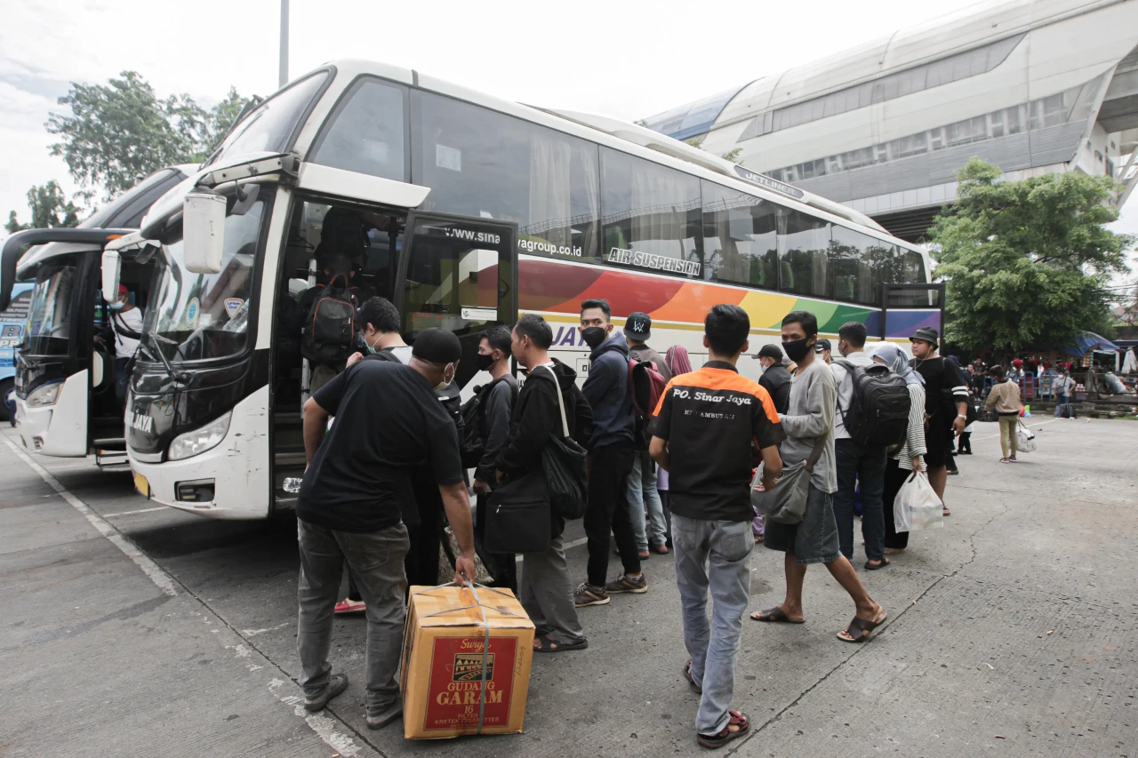 Puncak Arus Mudik Jalur...
