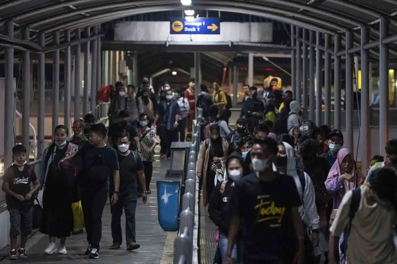 Arus Mudik di Pelabuhan...