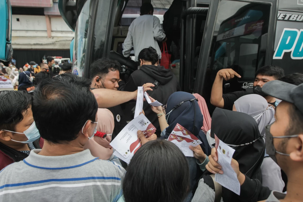 Antusiasme Warga Ikut...