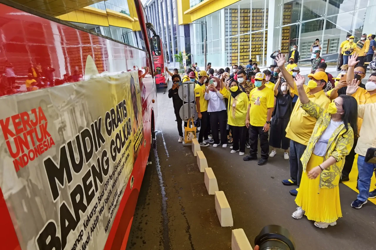 Airlangga Hartarto Lepas...