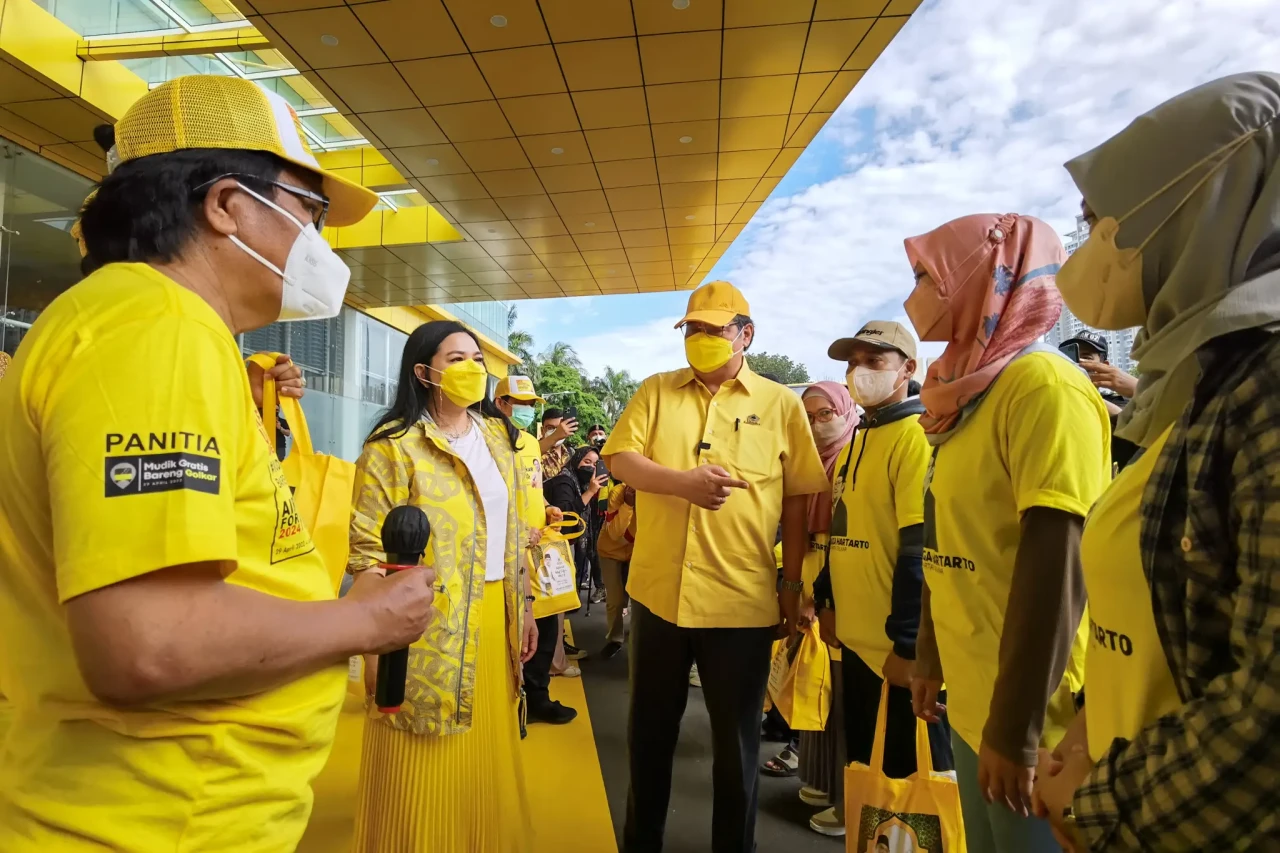 Airlangga Hartarto Lepas...
