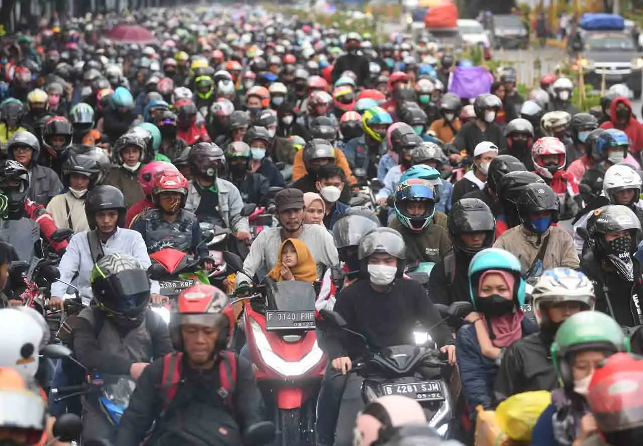 Lautan Pemudik Motor...