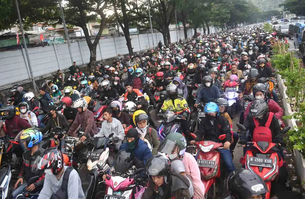 Lautan Pemudik Motor...