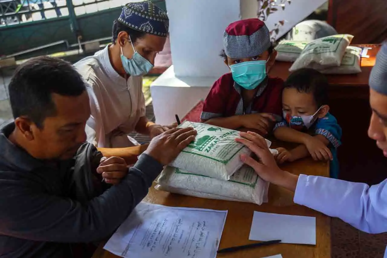 Kewajiban Membayar Zakat...