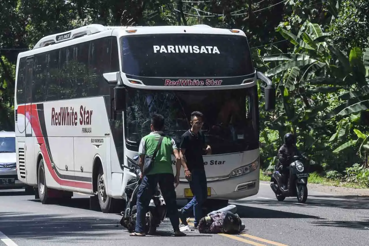 Pemudik Bersepeda Motor...