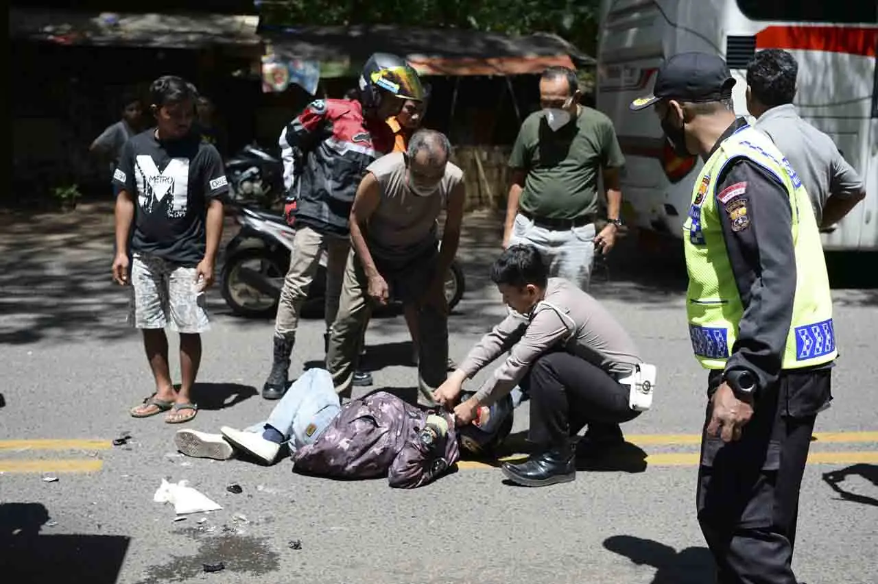 Pemudik Bersepeda Motor...