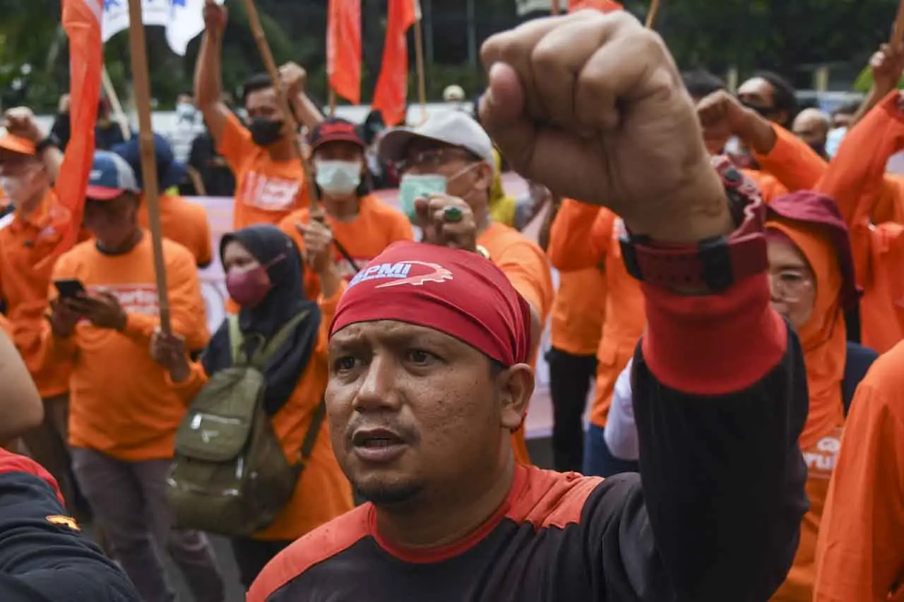 Peringatan Hari Buruh...