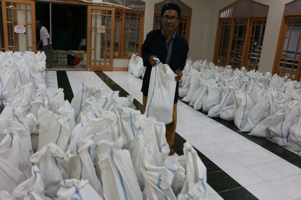 Pembagian Zakat Fitrah...