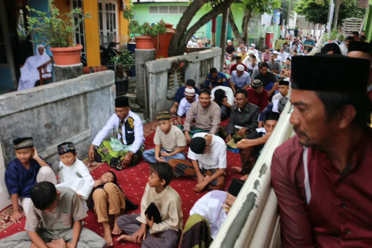 Salat Idul Fitri Masyarakat...