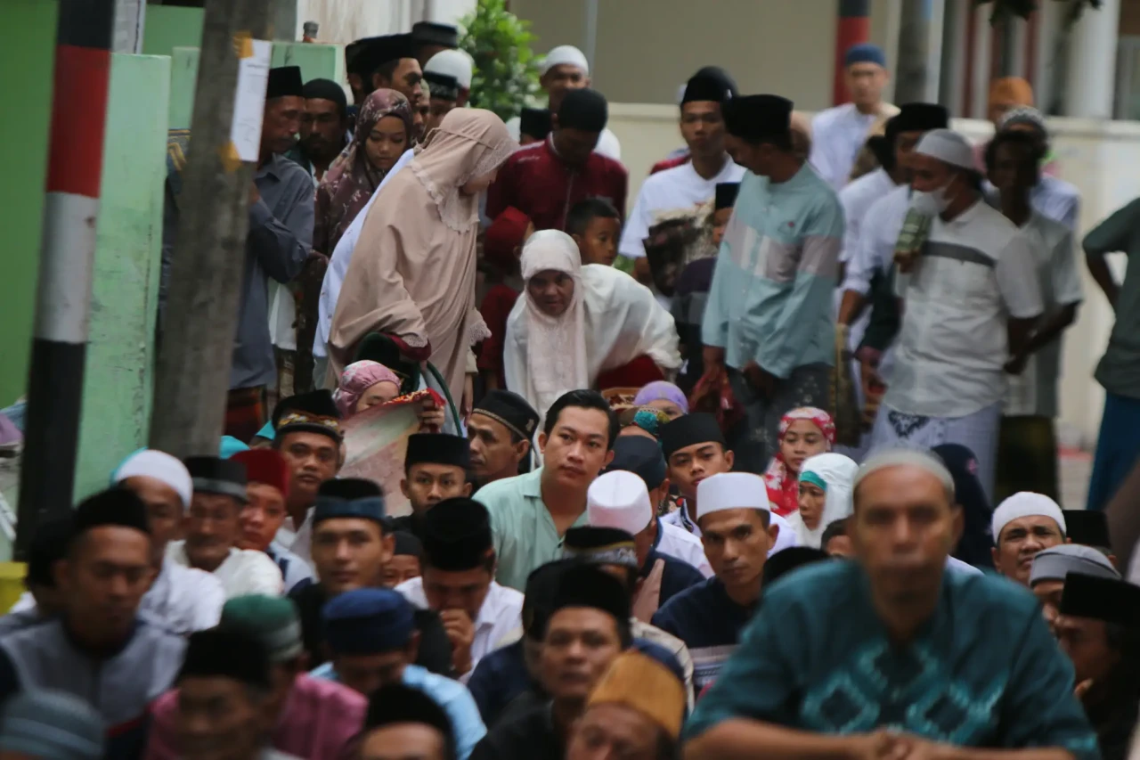 Salat Idul Fitri Masyarakat...