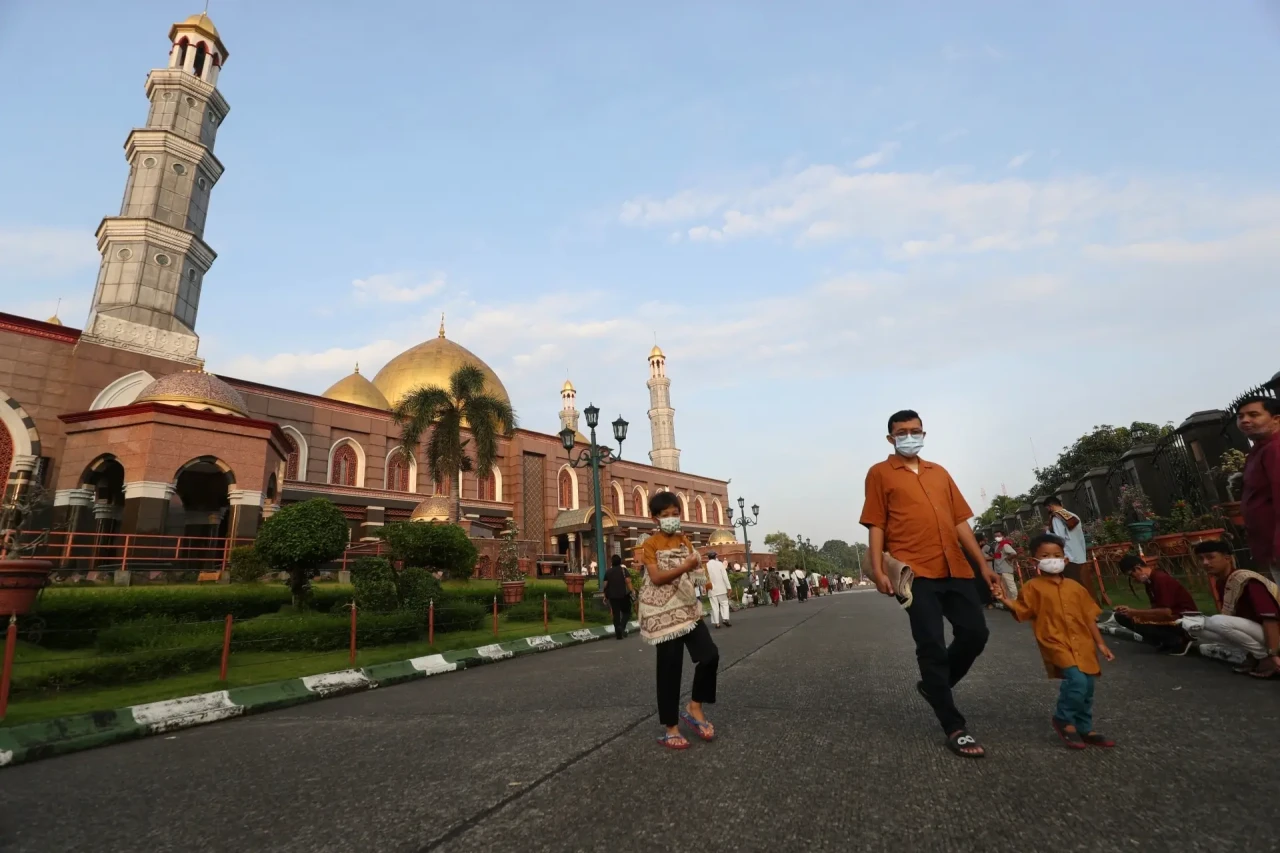 Salat Idul Fitri di...