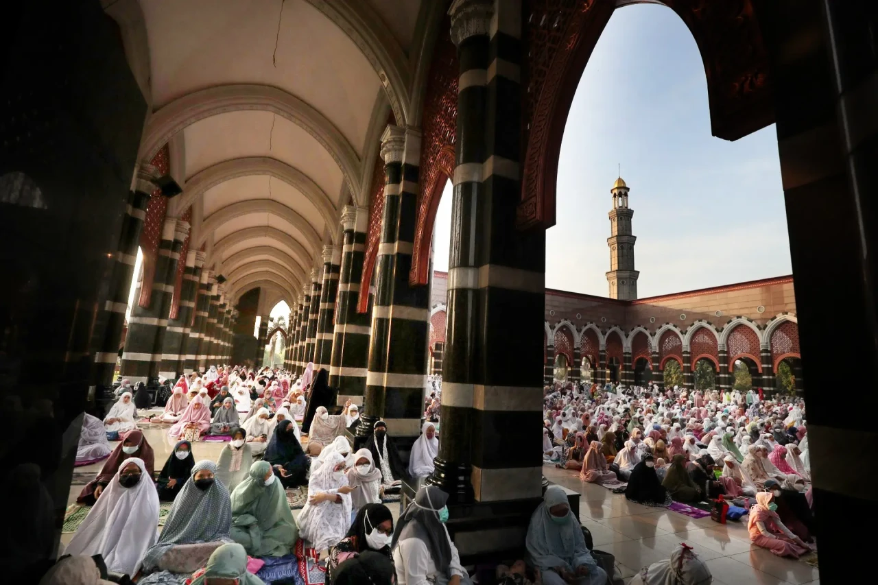 Salat Idul Fitri di...
