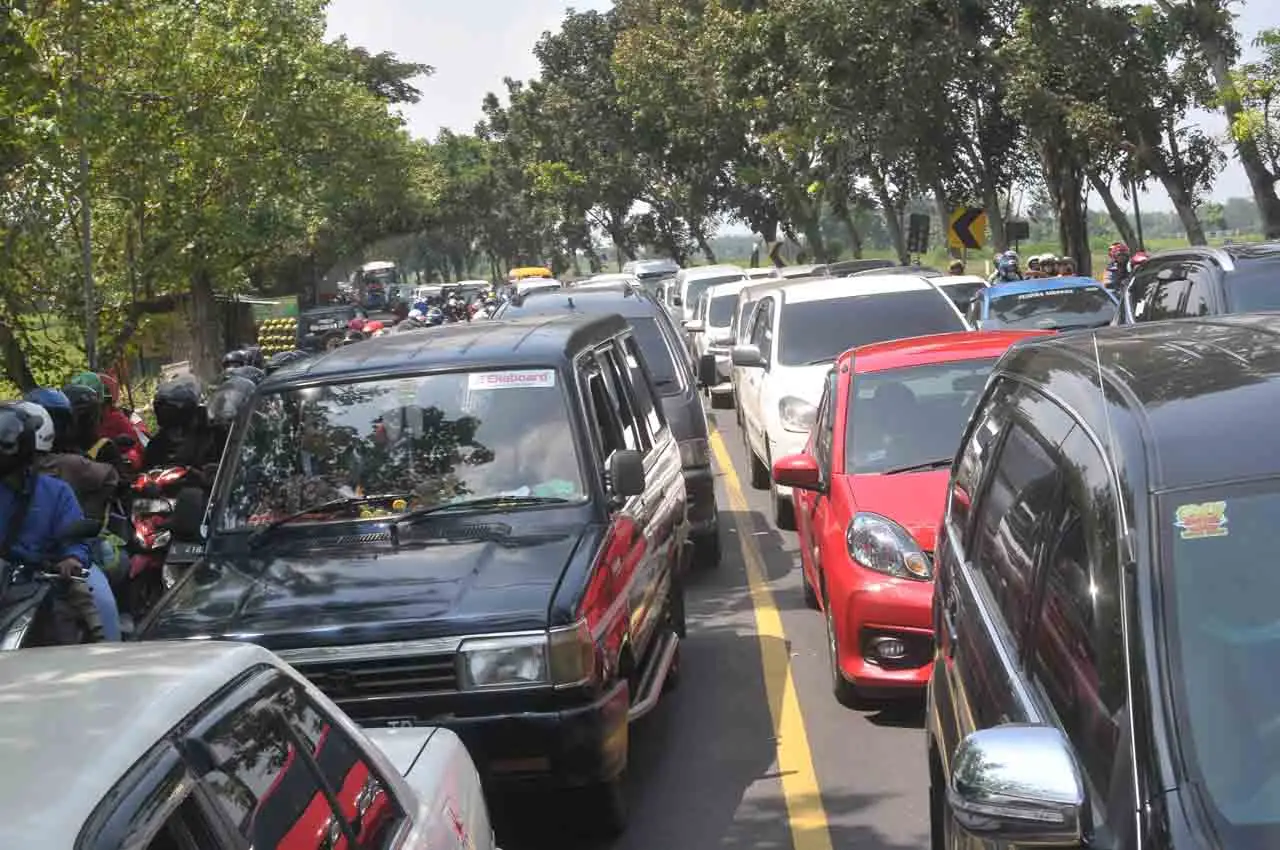 Kemacetan di Jalan Raya...