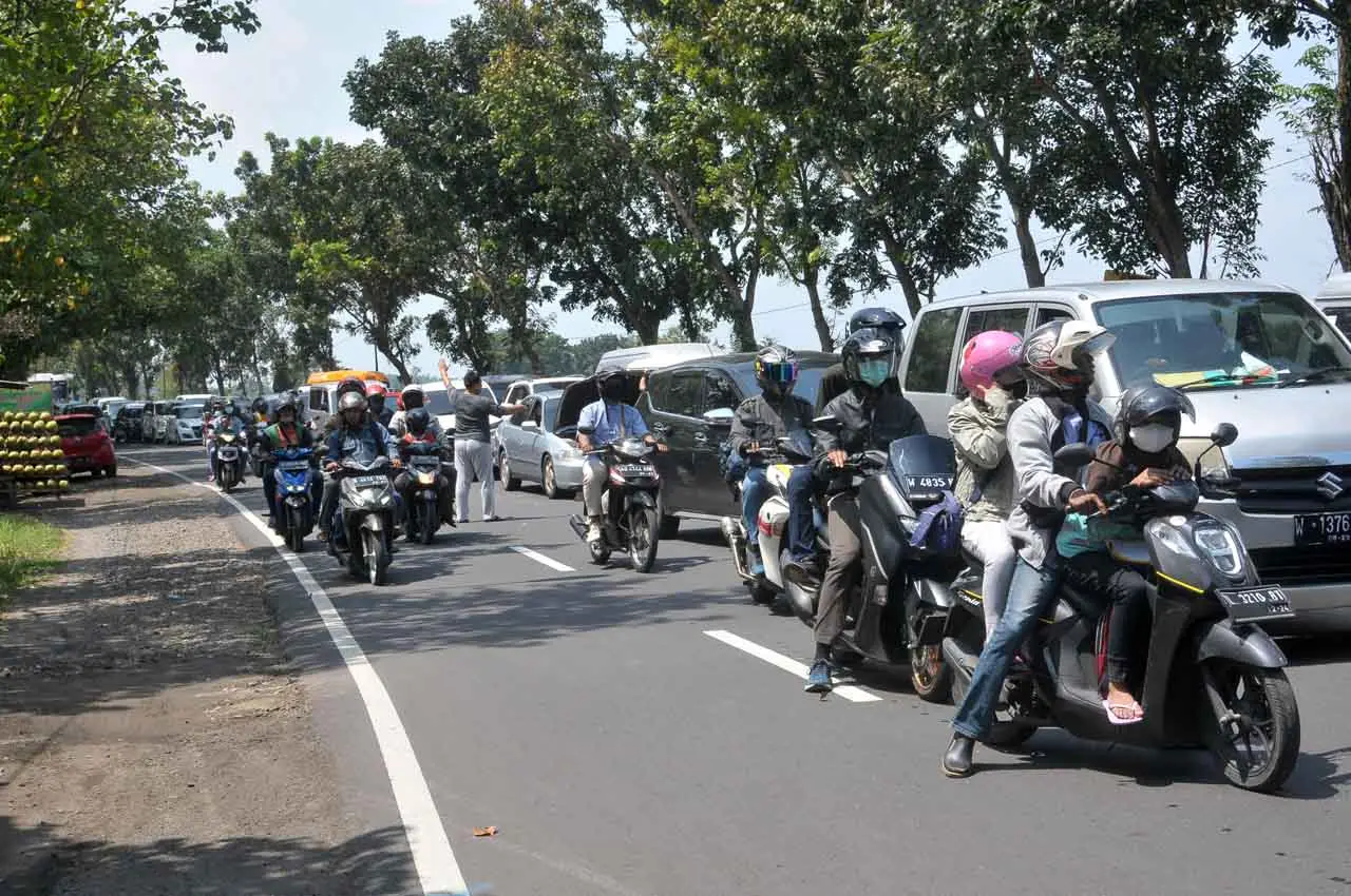 Kemacetan di Jalan Raya...