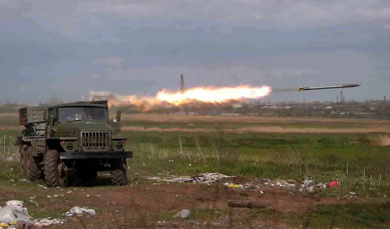 Roket Ganda BM-21 Grad...