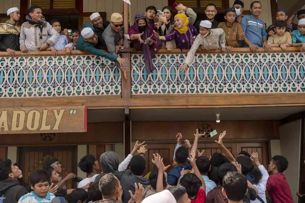 Melihat Tradisi Lebaran...