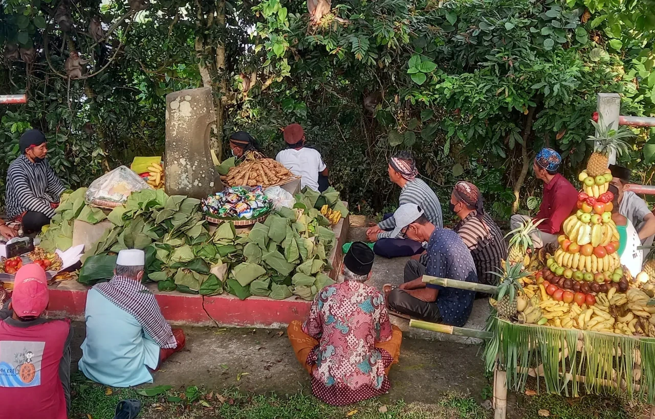 Tradisi Rewanda Warga...