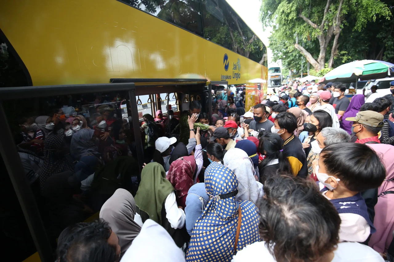 Warga Ibu Kota Rela...