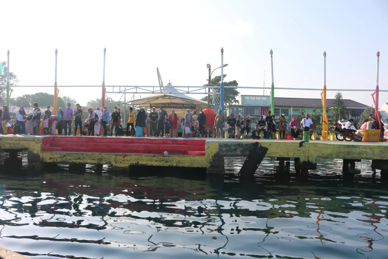 Arus Balik Warga Kepulauan...