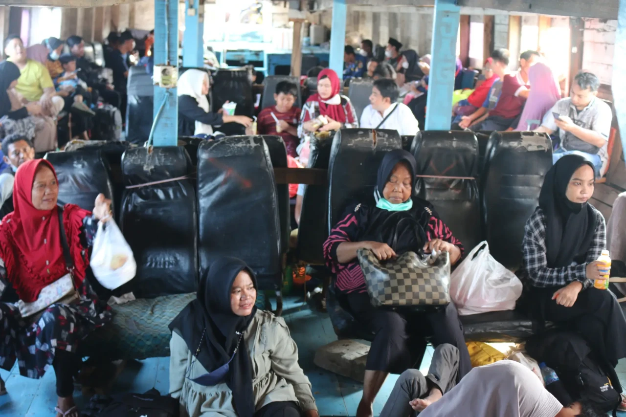 Arus Balik Warga Kepulauan...
