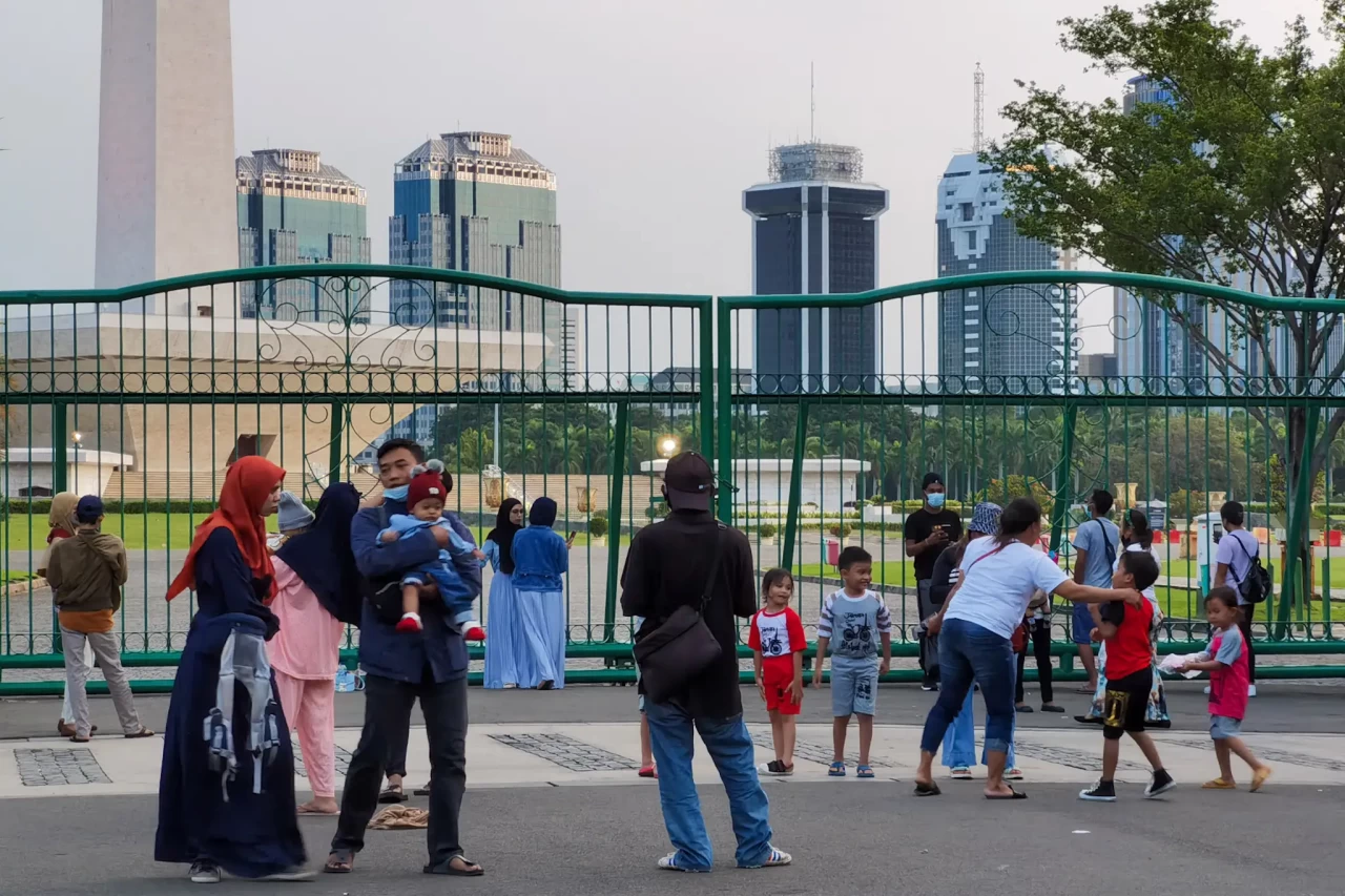 Menikmati Monas dari...