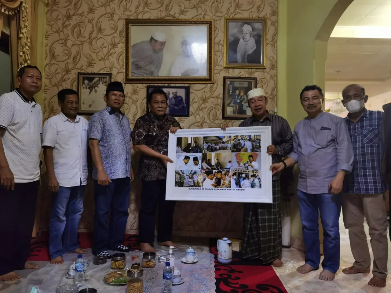 Taufik Hidayat Dampingi...