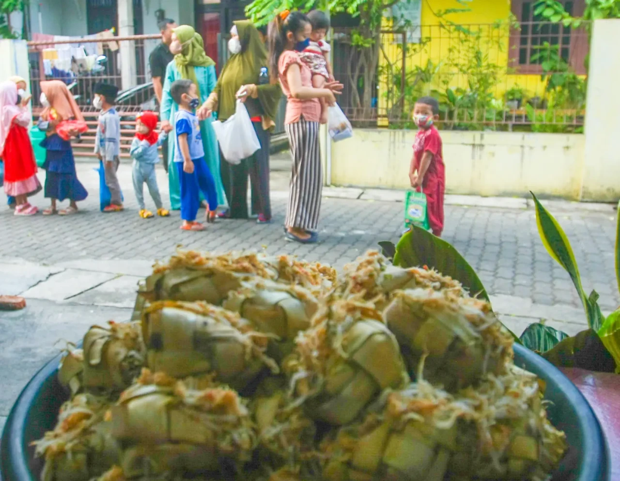 Tradisi Kupat Jembut...