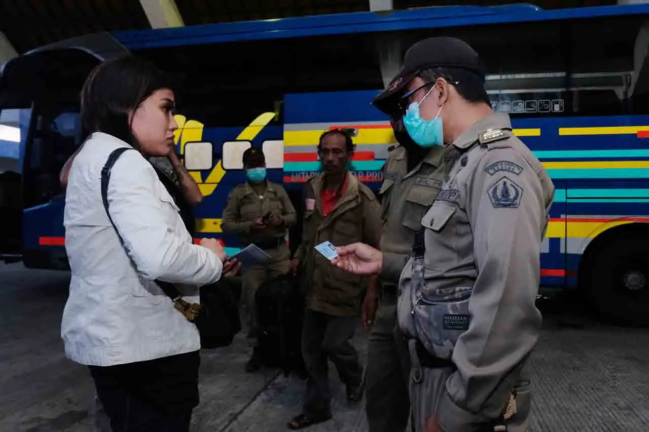 Sidak Penumpang di Terminal...