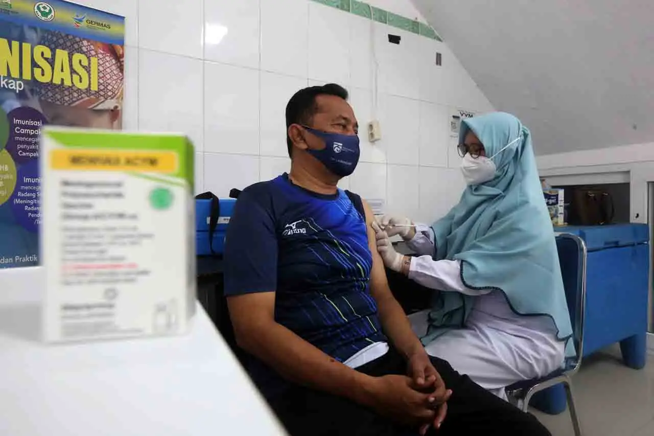 Vaksinasi Meningitis...