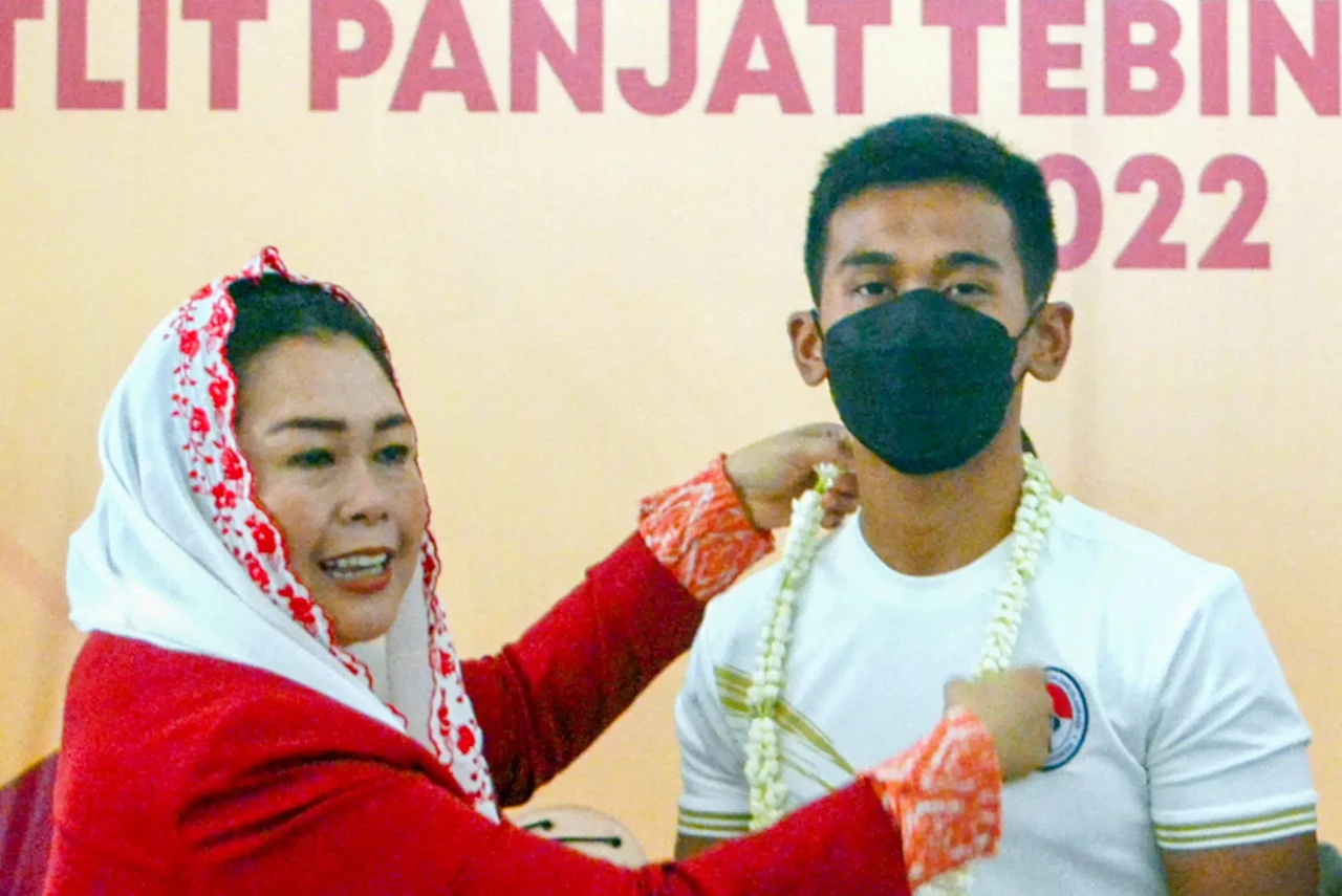 Atlet Panjat Tebing...