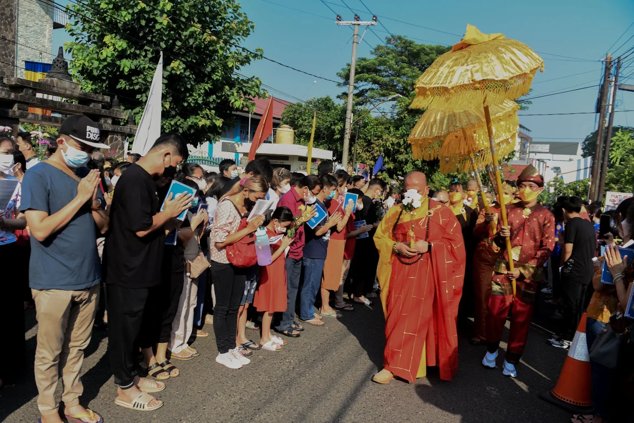 Puja Bakti Waisak Jelang...
