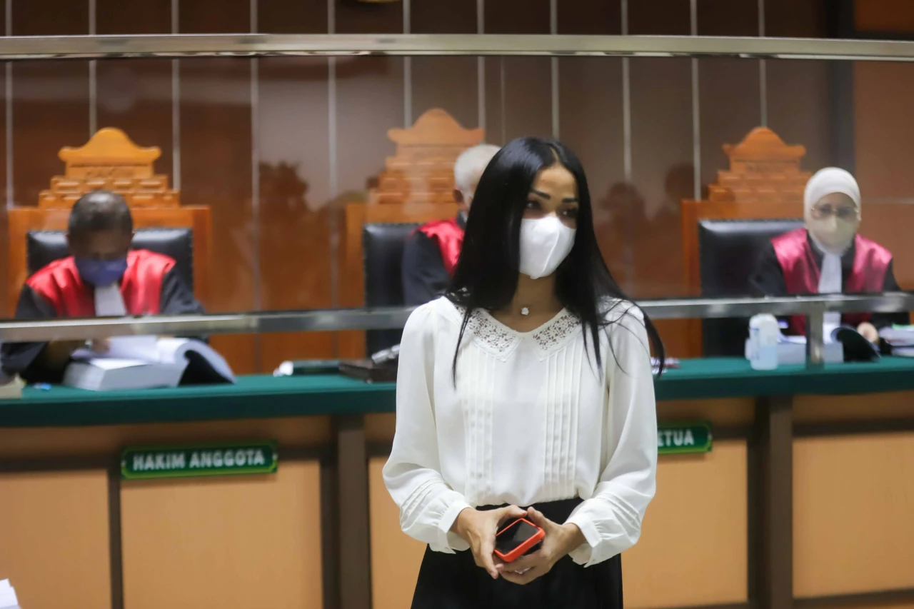 Nirina Zubir Bersaksi...