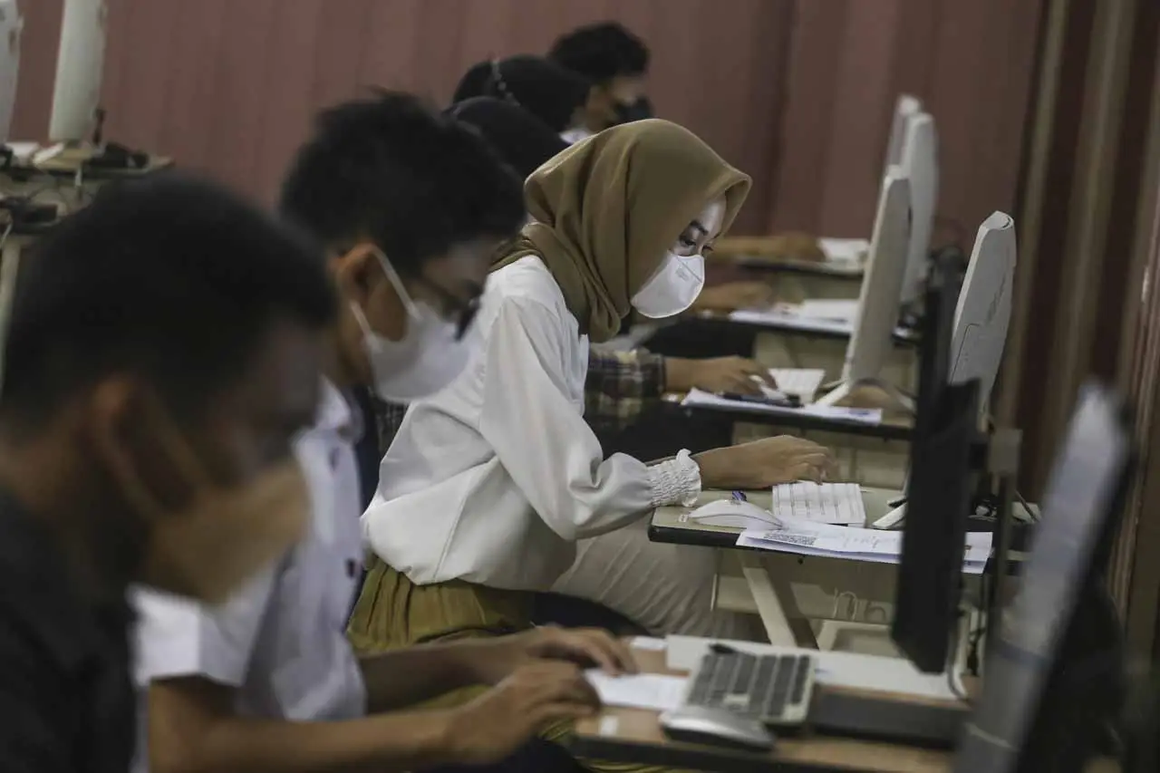 UTBK Hari Pertama di...