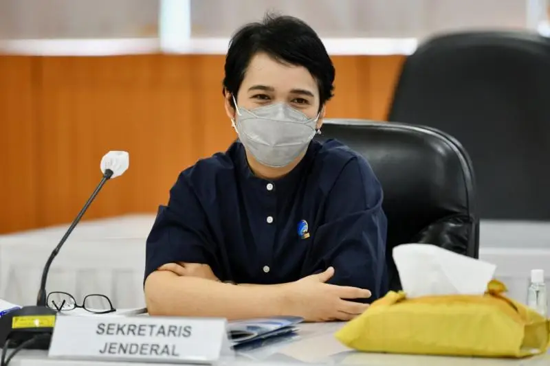 Kenalkan Angklung, Sekjen...