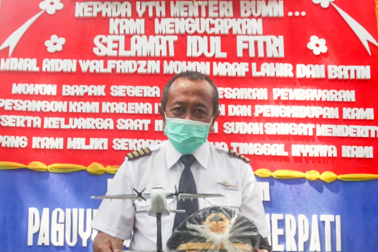 Tuntut Hak Gaji dan...
