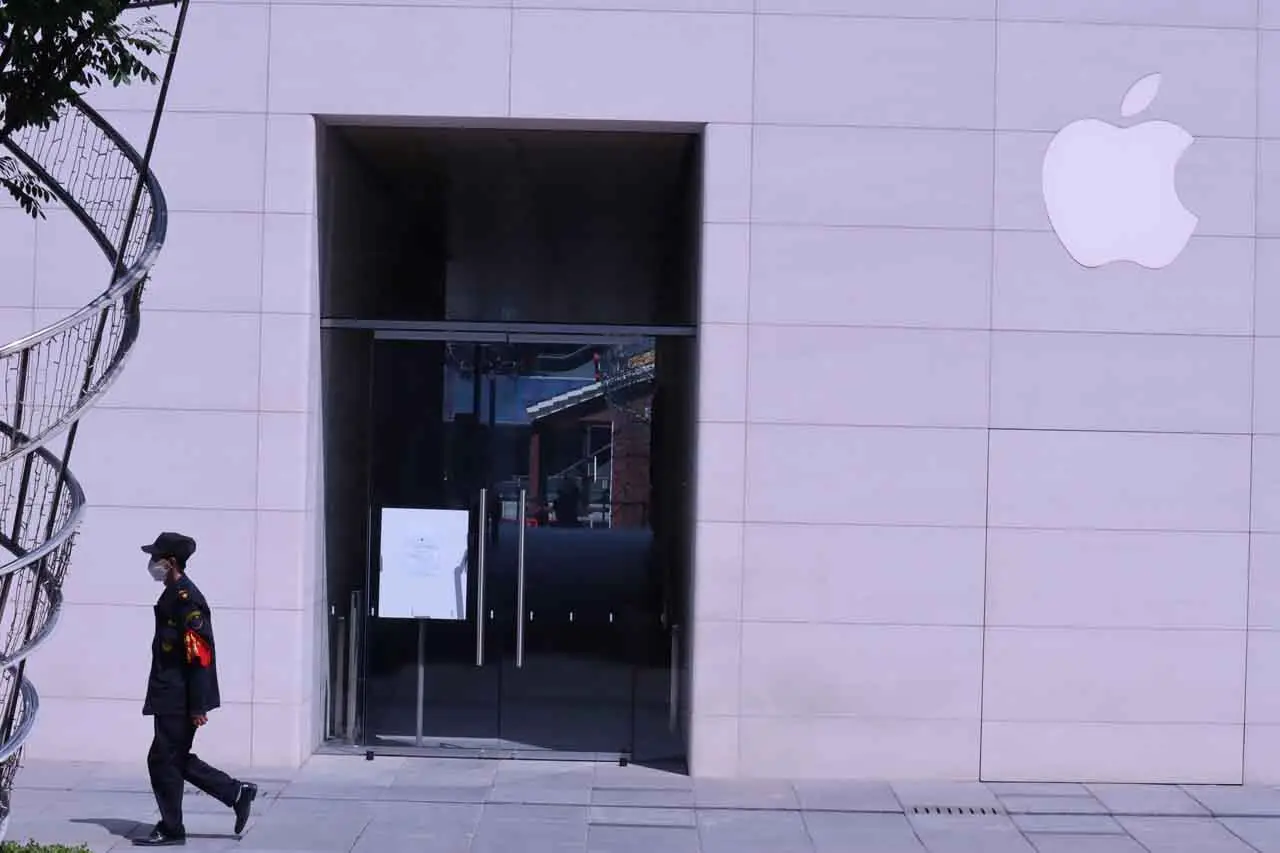 Gerai Terbesar Apple...