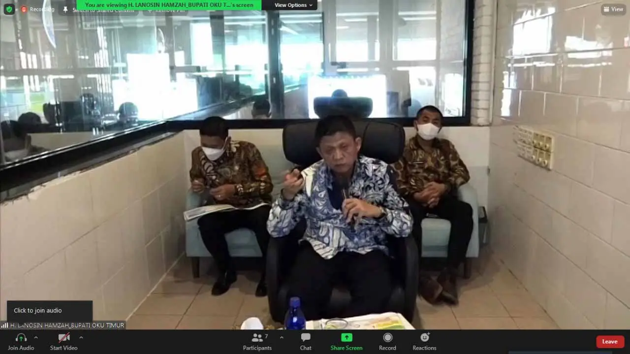 Bupati OKUTimur Pamerkan...