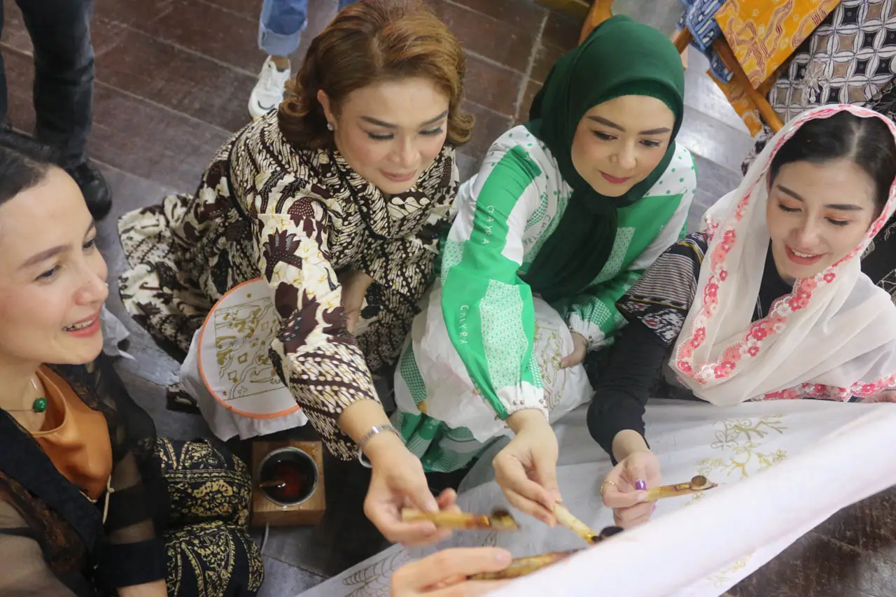Pesona Istri Bupati...