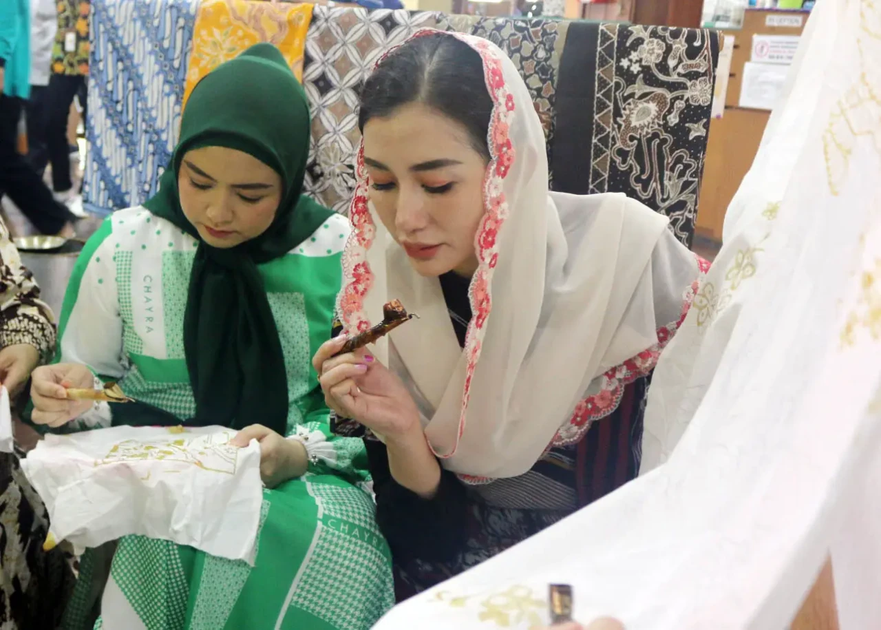 Pesona Istri Bupati...