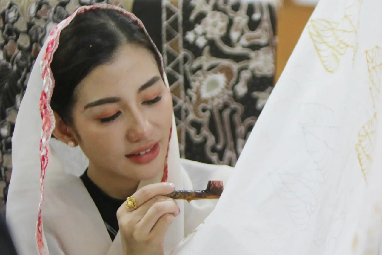 Pesona Istri Bupati...