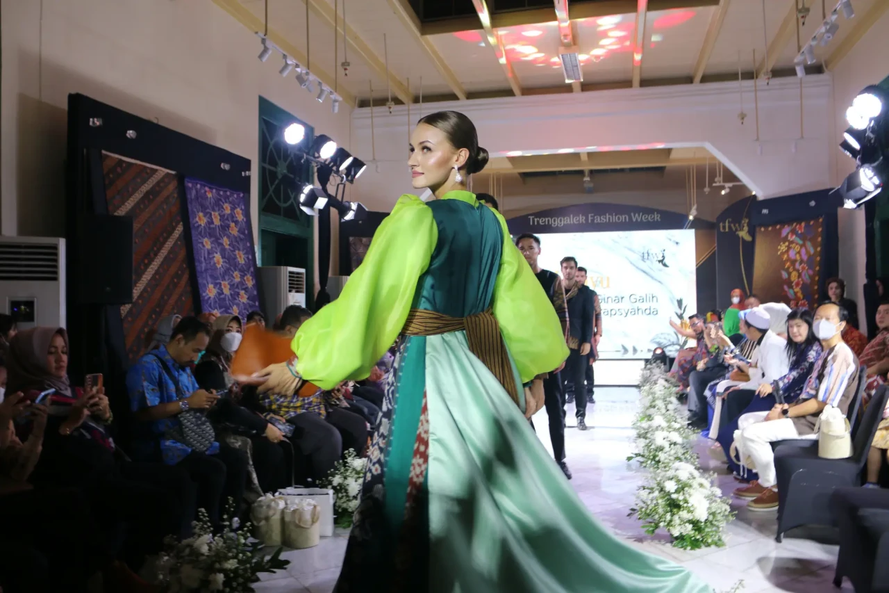 Merayu Trenggalek Fashion...