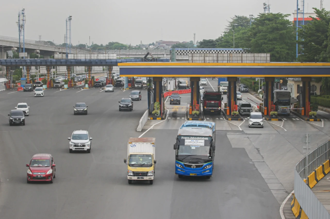 Bayar Tol Tanpa Henti...
