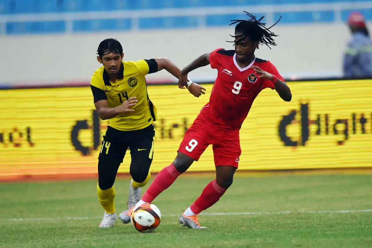 Menang Adu Pinalti atas...