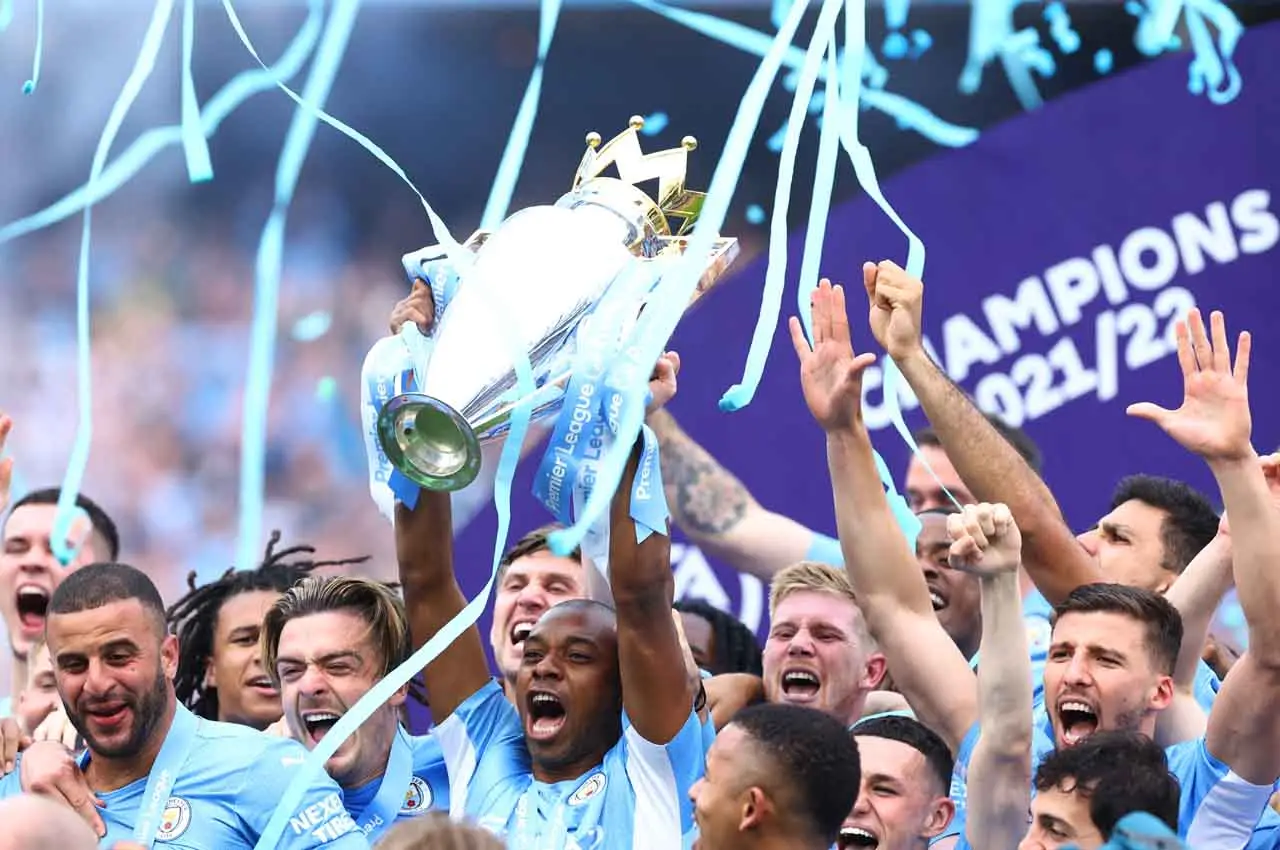 Manchester City Raih...