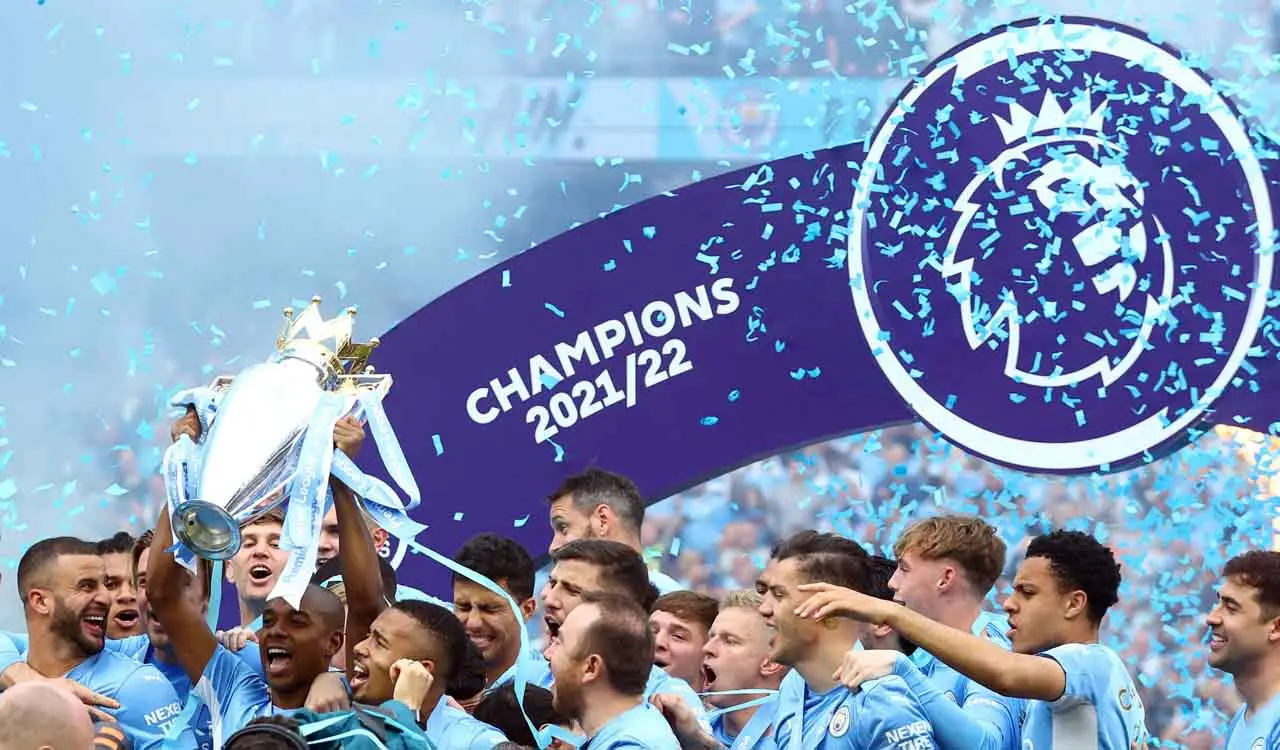 Manchester City Raih...