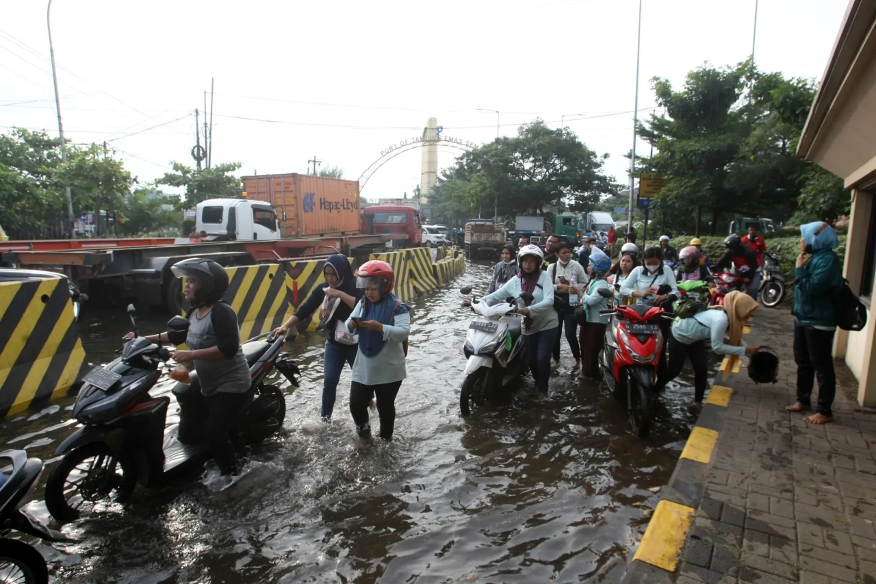 Penampakan Pelabuhan...